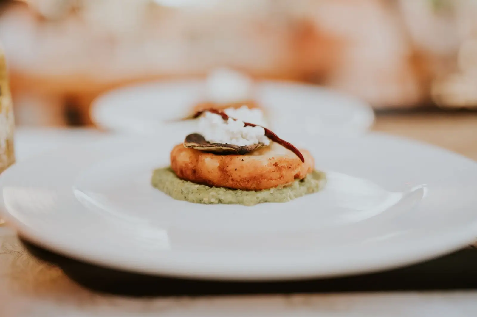 Dining detail at Arnoviresortguide 