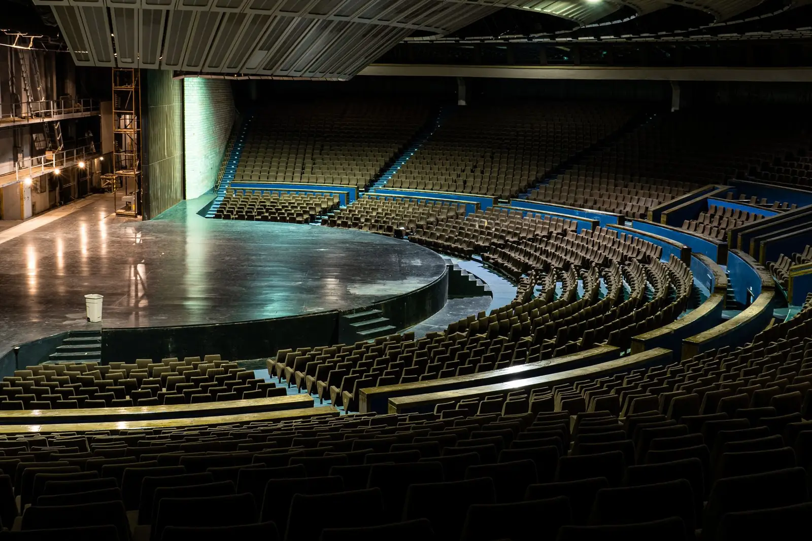 Entertainment venue at Arnoviresortguide 